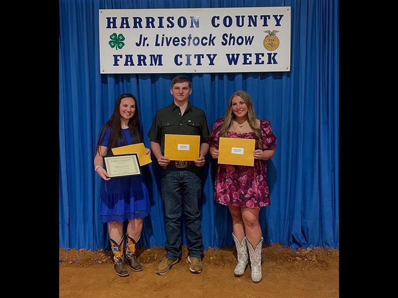 Congratulations to our Senior Hallsville FFA Students for being awarded multiple scholarships last night at the Farm City Week kickoff event. The combined total amount of their scholarships was $9500. Congratulations to Cori Hendrix, Tucker Soules and Whitney Sullivan! Thank you Sponsors!